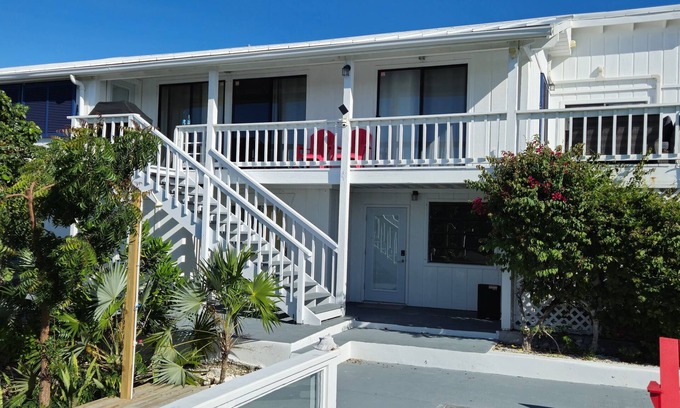Discovery Bay Villa | Waterfront 3BR Villa w/Pool, Parking & Private Patio
