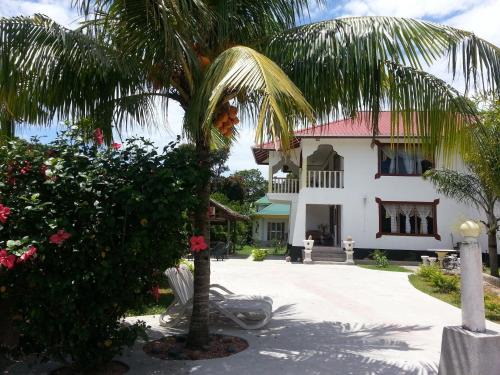 La Digue Bed & Breakfast | Zanboza Guesthouse