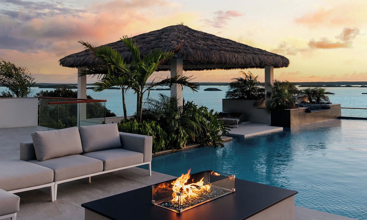 Ocean Point Villa | Ocean Breeze Villa - Luxurious Waterfront Property