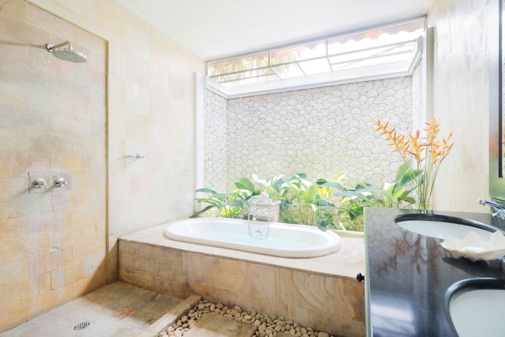 Photo of Bathroom in Laksmana