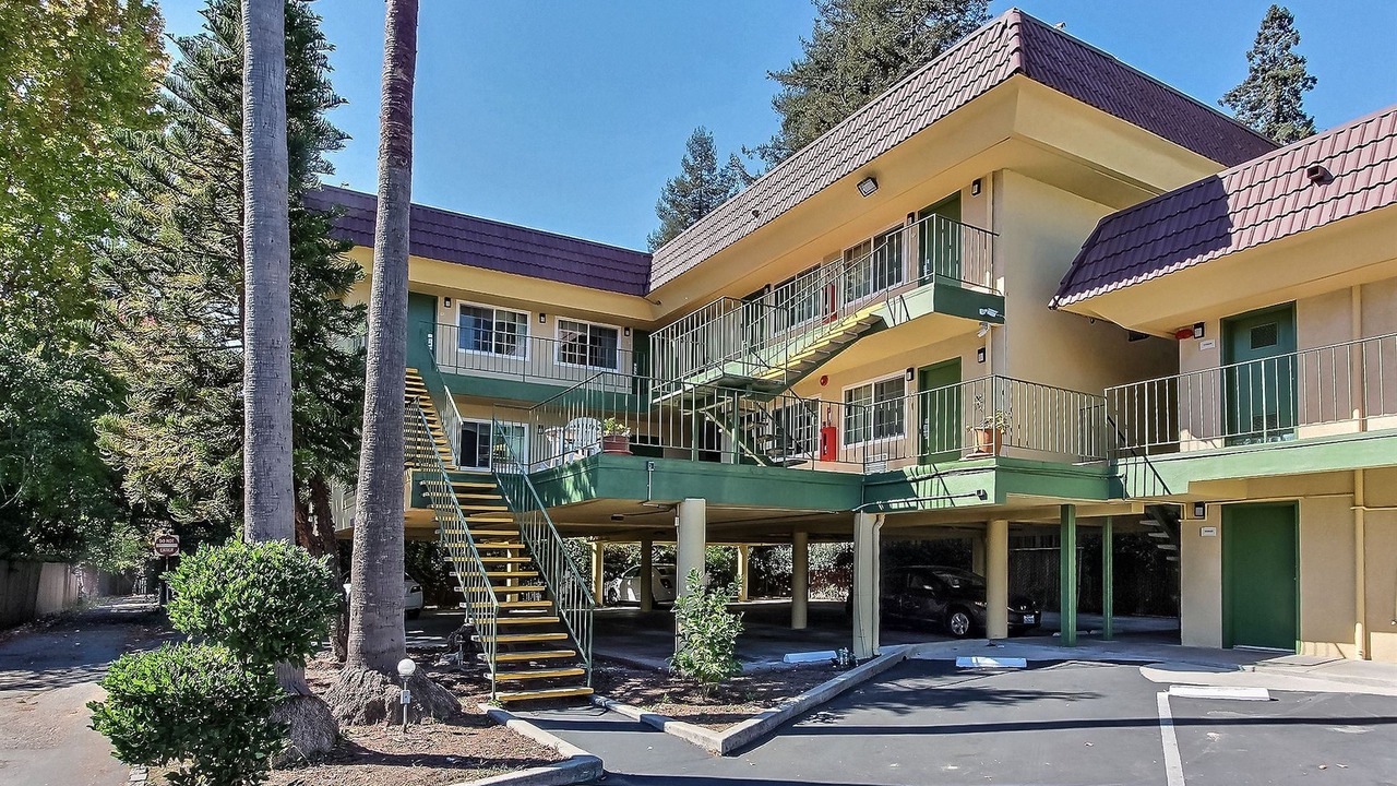 Photo of Buildings in Westside Santa Cruz