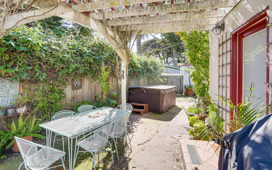 Photo of Patio Balcony in Westside Santa Cruz