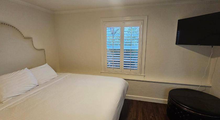 Photo of Bedroom in Westside Santa Cruz