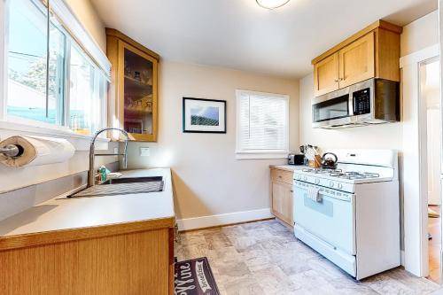 Photo of Kitchen in Beach Hill - Beach Flats