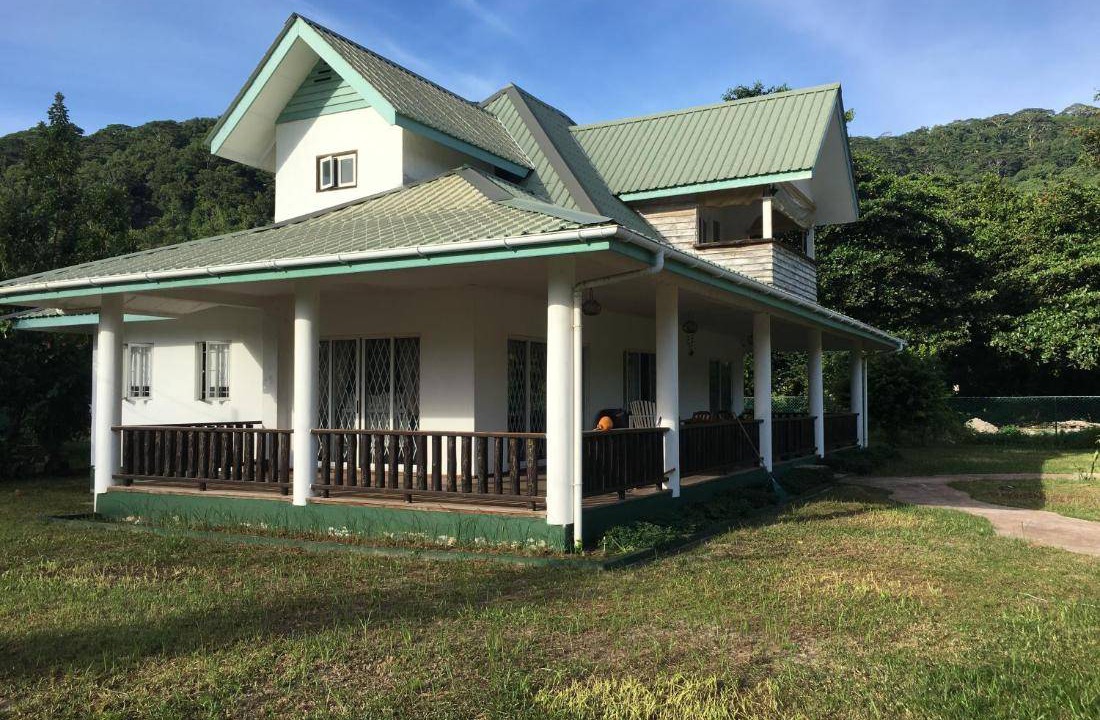 Photo of Buildings in La Passe