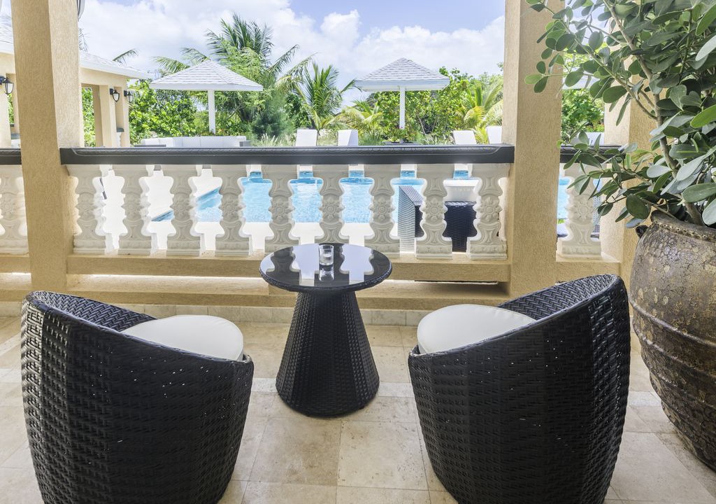 Photo of Patio Balcony in Long Bay Hills