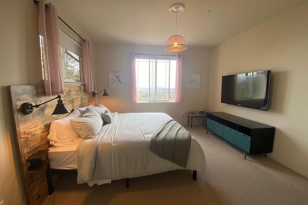 Photo of Bedroom in Watsonville
