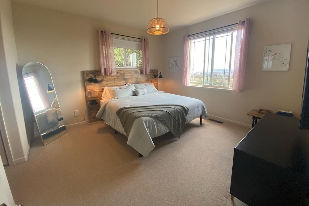 Photo of Bedroom in Watsonville