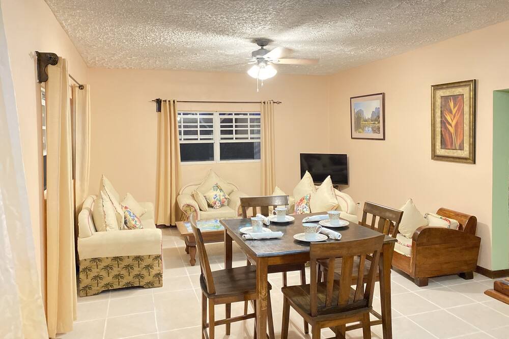 Photo of Livingroom in Grace Bay