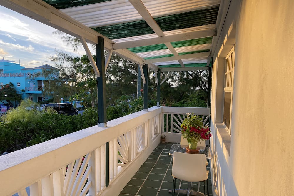Photo of Patio Balcony in Grace Bay