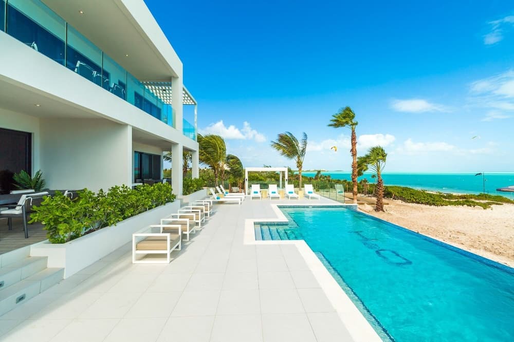 Photo of Outdoor in Long Bay Hills