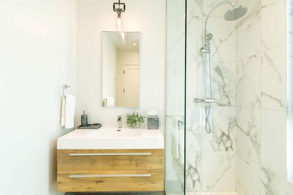 Photo of Bathroom in Long Bay Hills