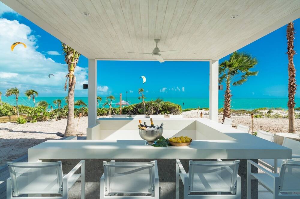 Photo of Patio Balcony in Long Bay Hills
