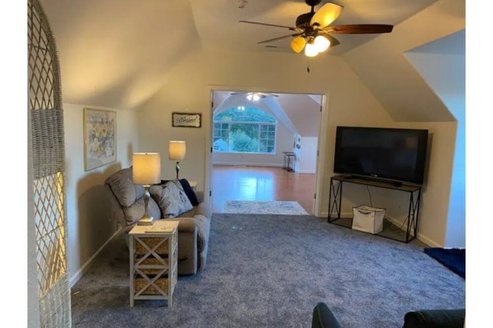 Photo of Livingroom in Felton