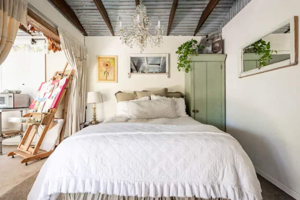 Photo of Bedroom in Freedom