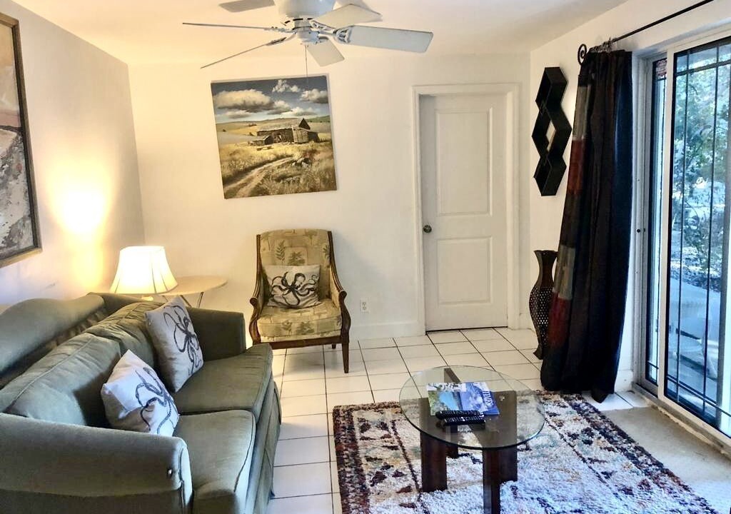 Photo of Livingroom in Venetian Road Settlement