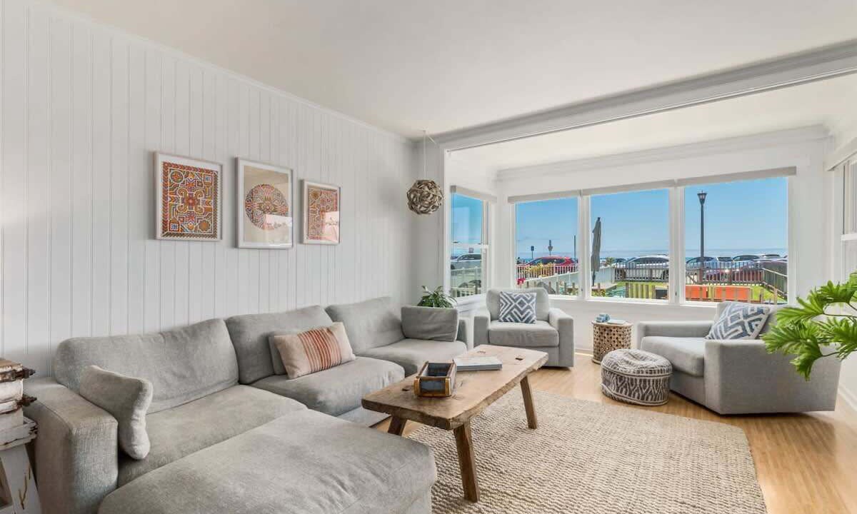 Photo of Livingroom in Capitola