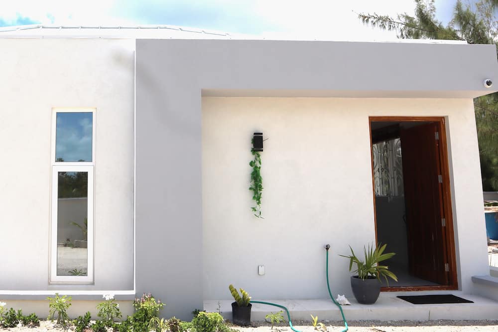 Photo of Outdoor in Leeward Settlement