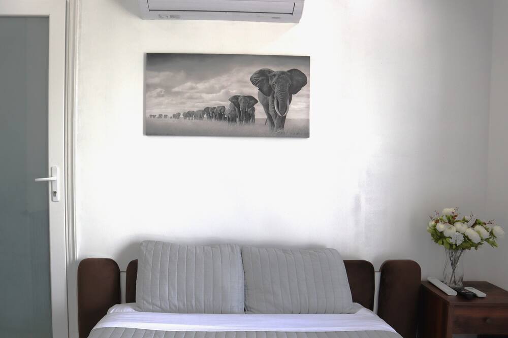 Photo of Bedroom in Leeward Settlement