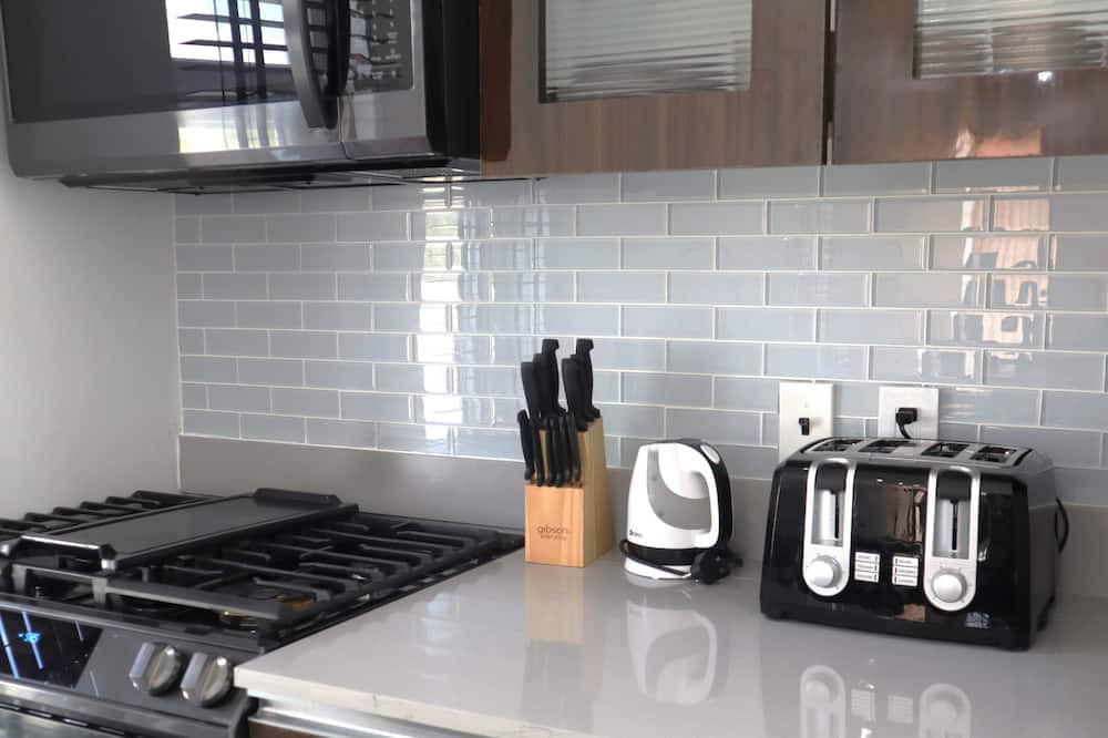 Photo of Kitchen in Leeward Settlement