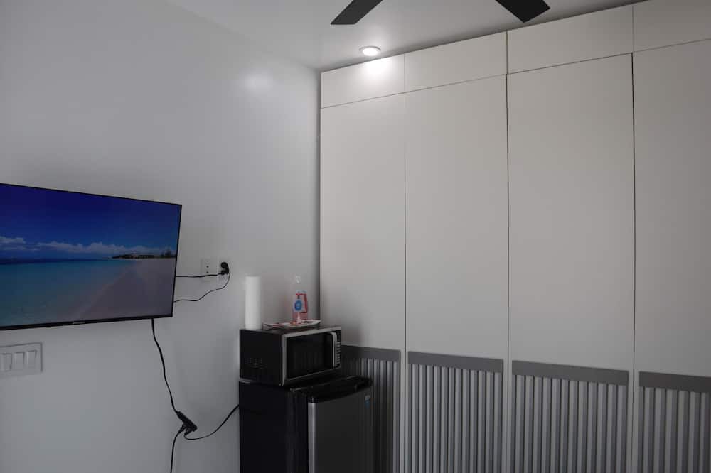 Photo of Bedroom in Leeward Settlement