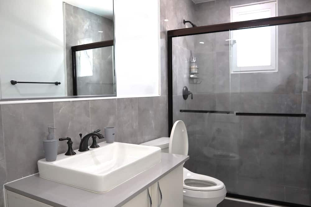 Photo of Bathroom in Leeward Settlement