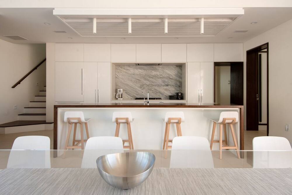 Photo of Livingroom in Venetian Road Settlement