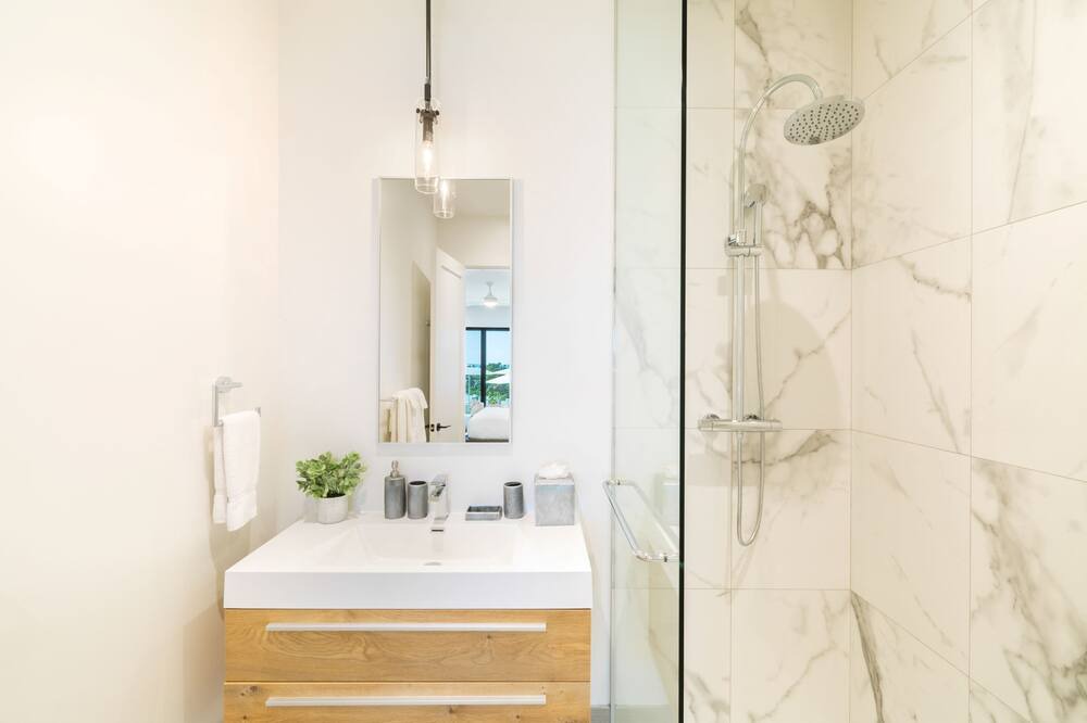 Photo of Bathroom in Long Bay Hills