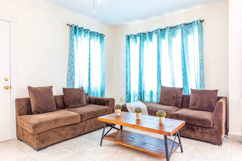 Photo of Bedroom in Venetian Road Settlement