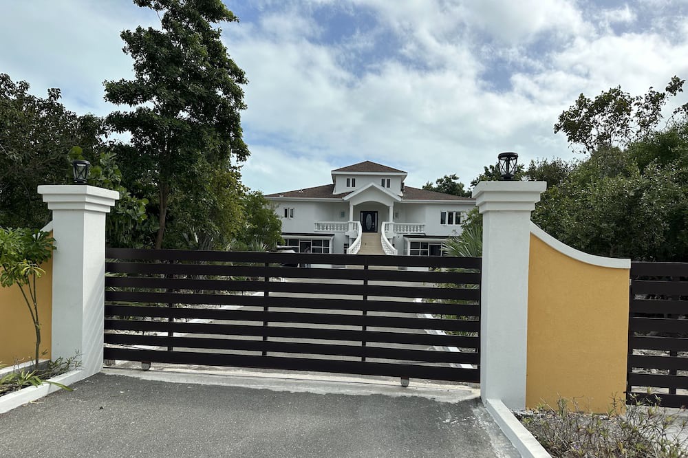 Photo of Outdoor in Leeward Settlement