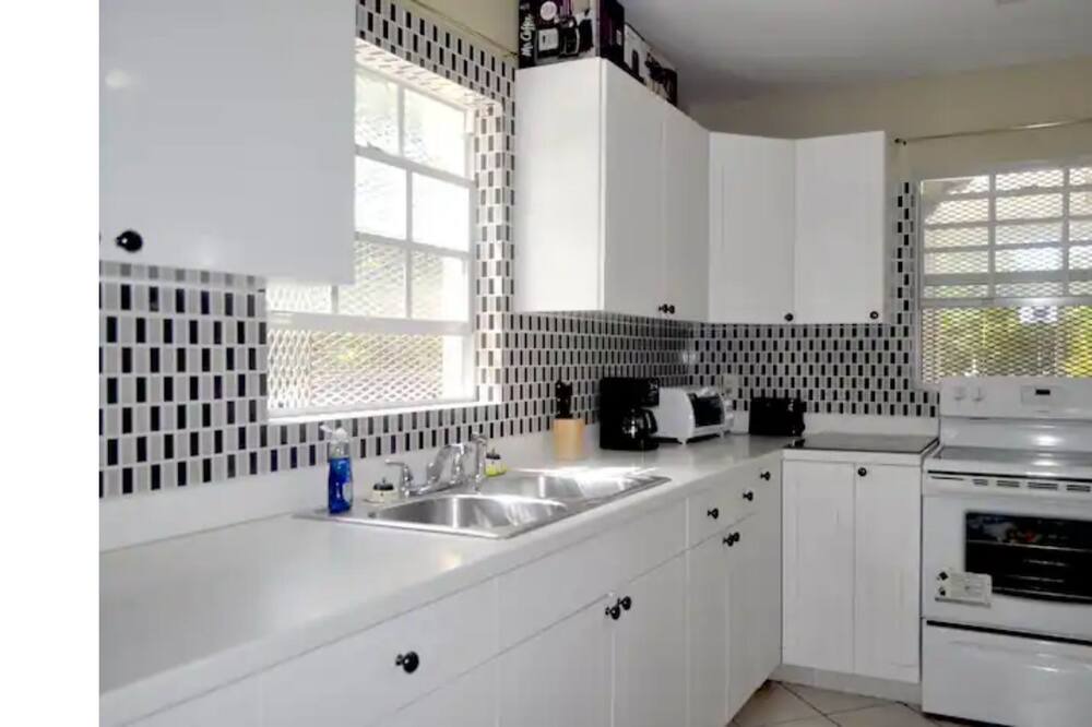 Photo of Kitchen in Leeward Settlement