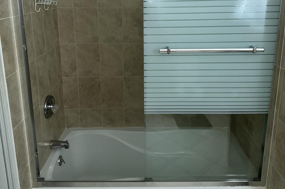 Photo of Bathroom in Leeward Settlement