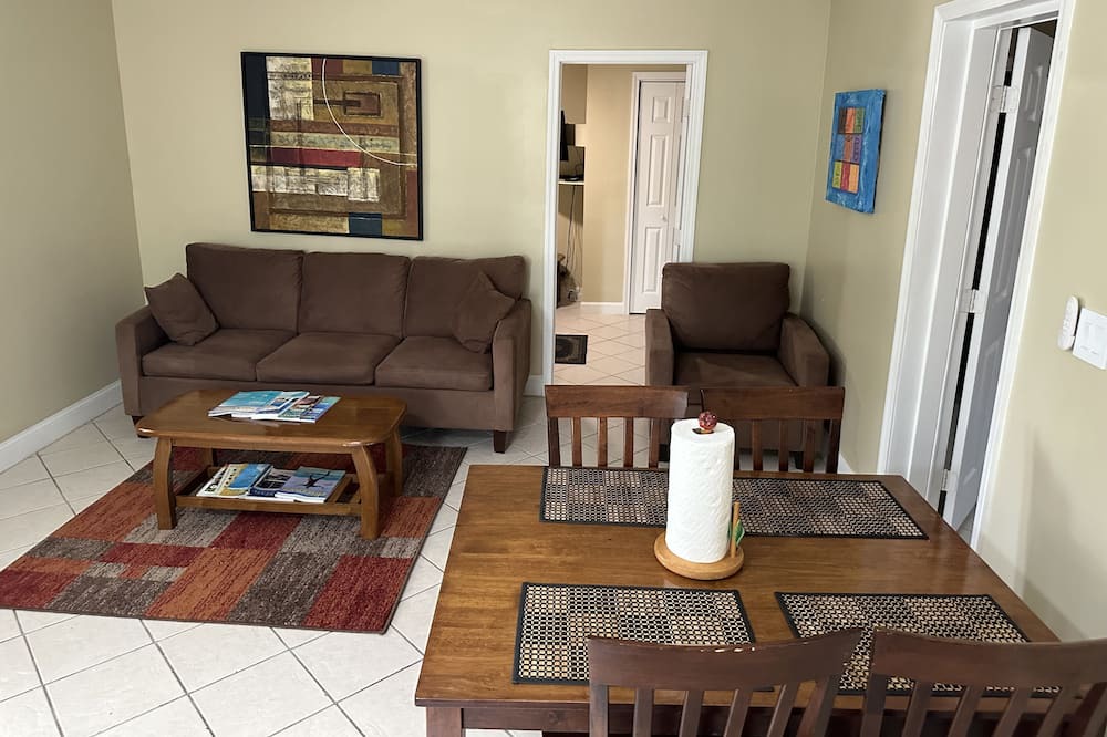 Photo of Livingroom in Leeward Settlement