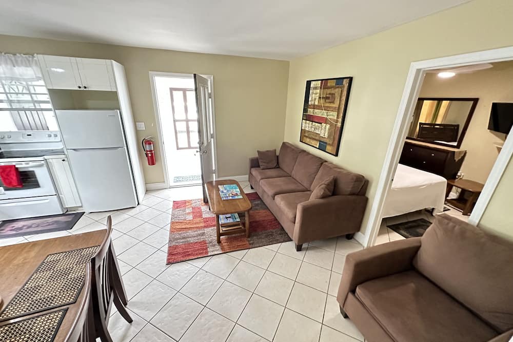 Photo of Livingroom in Leeward Settlement
