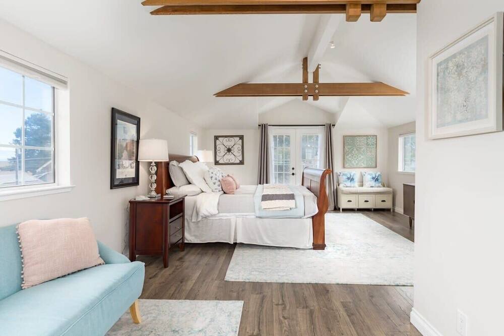 Photo of Livingroom in Beach Hill - Beach Flats