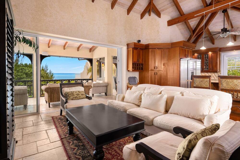 Photo of Livingroom in Sandy Point