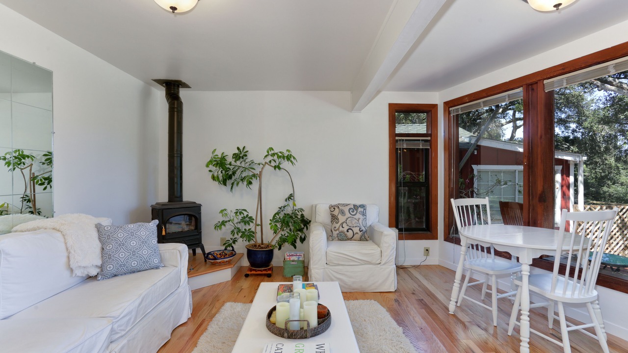 Photo of Livingroom in Eastside Santa Cruz