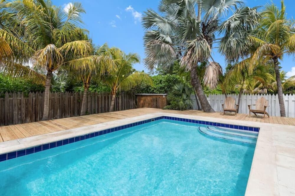 Photo of Outdoor in Leeward Settlement