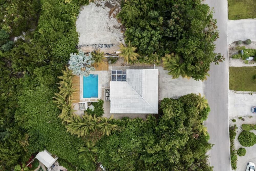 Photo of Others in Leeward Settlement