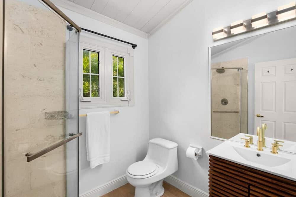 Photo of Bathroom in Leeward Settlement