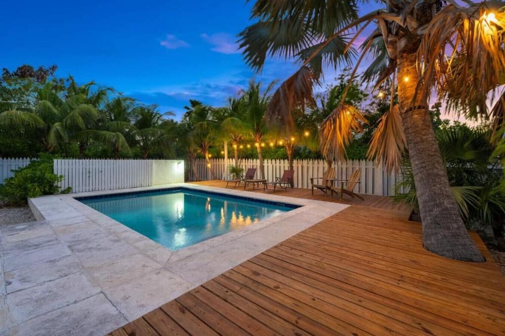 Photo of Outdoor in Leeward Settlement