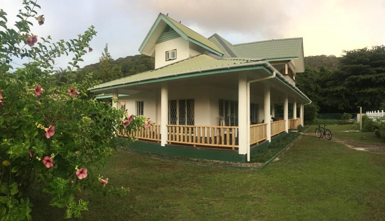 Photo of Patio Balcony in La Passe