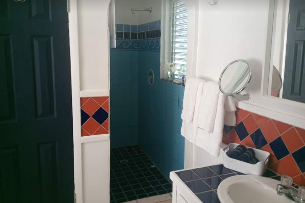 Photo of Bathroom in Long Bay Hills