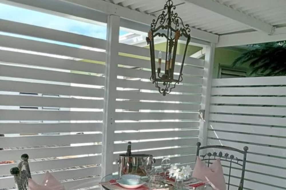 Photo of Patio Balcony in Long Bay Hills