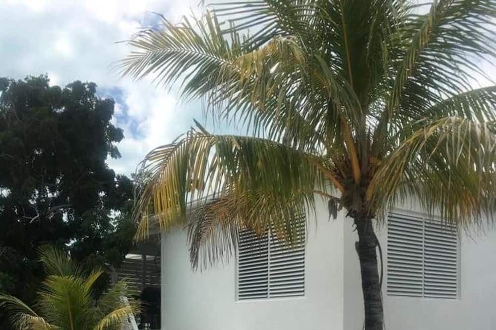 Photo of Outdoor in Long Bay Hills