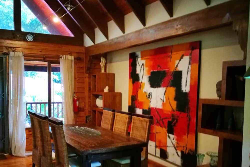 Photo of Livingroom in Anse la Blague