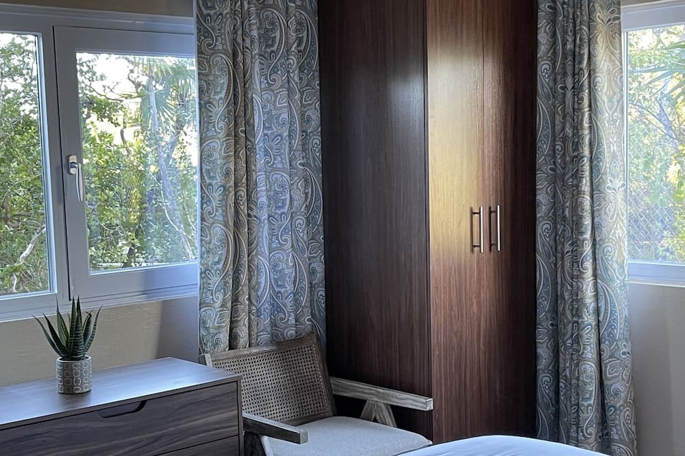Photo of Bedroom in Leeward Settlement