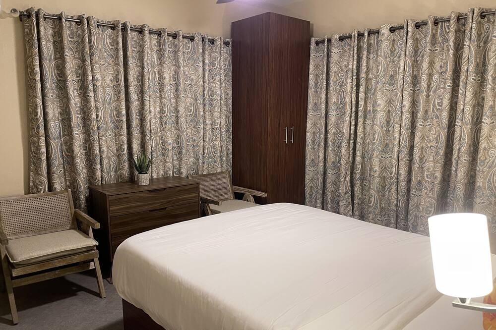 Photo of Bedroom in Leeward Settlement