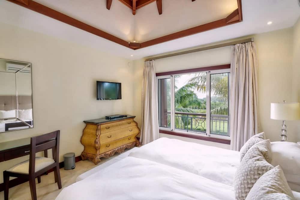 Photo of Bedroom in Mare Anglaise