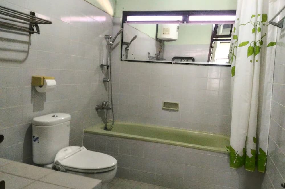 Photo of Bathroom in Mumbul